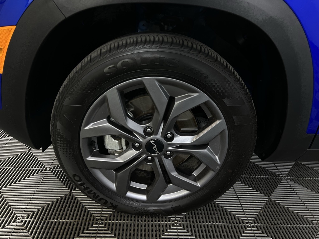 Vehicle image 13 of 51