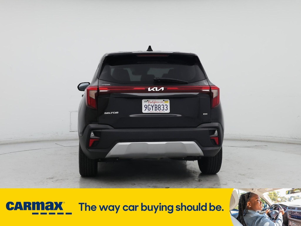 Vehicle image 6 of 26