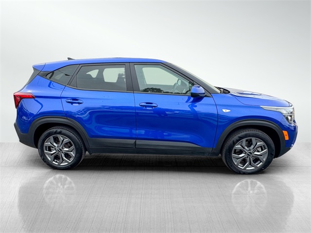 Vehicle image 6 of 55