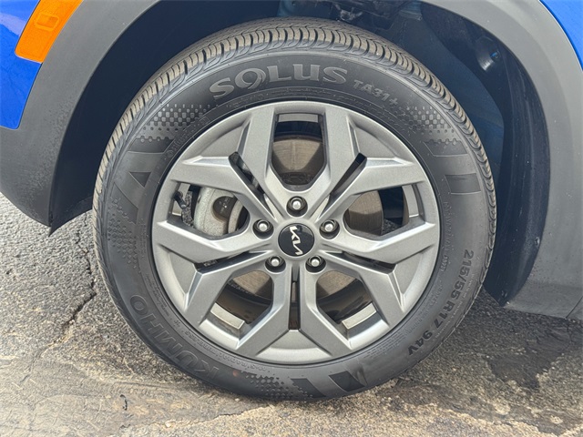 Vehicle image 13 of 55