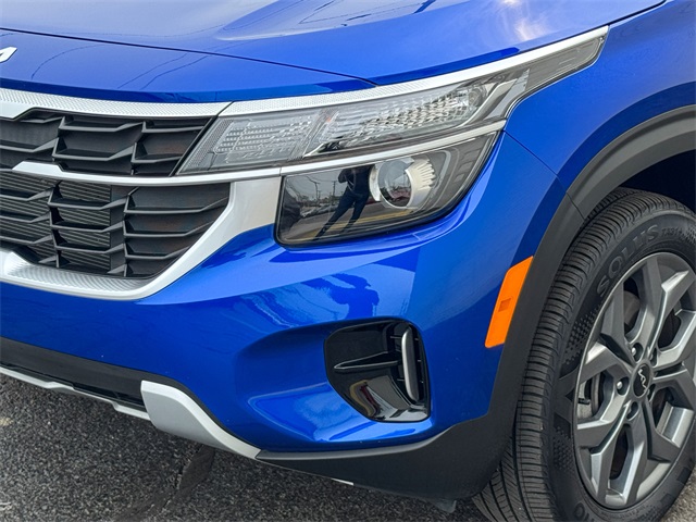 Vehicle image 12 of 55