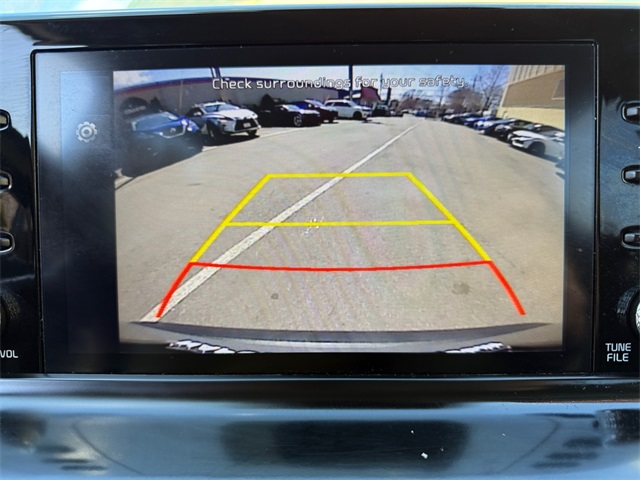 Vehicle image 19 of 27