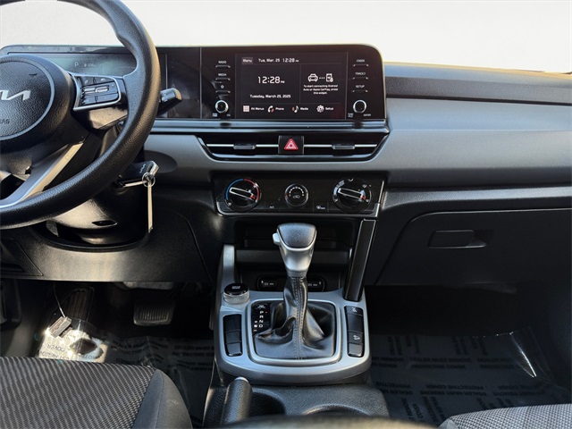 Vehicle image 11 of 27