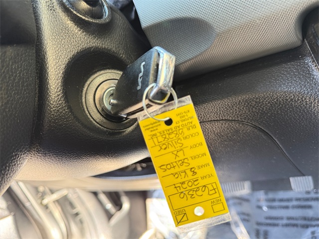Vehicle image 23 of 27