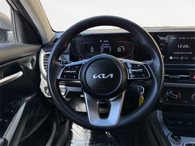 Vehicle image 12 of 27