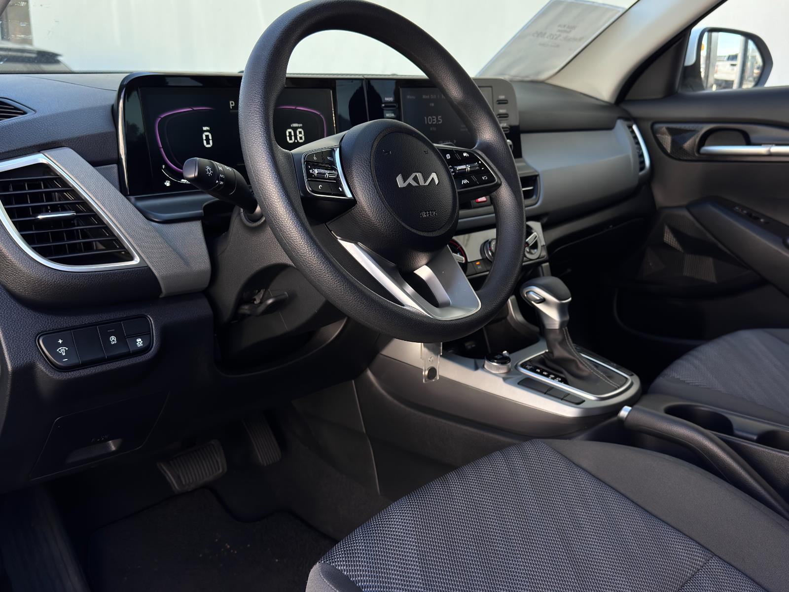 2024 Kia Seltos LX Image 14 of 28