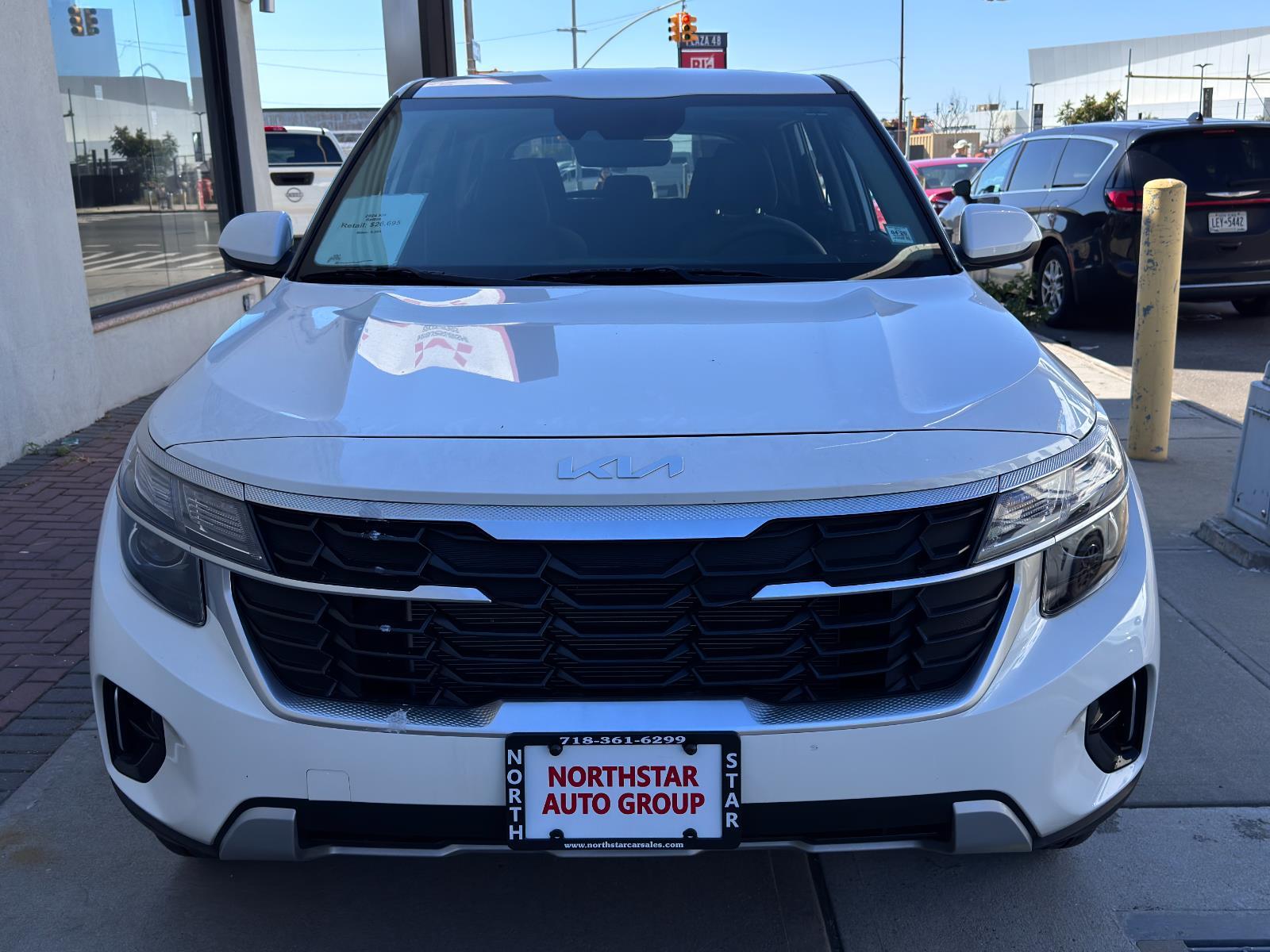 2024 Kia Seltos LX Image 2 of 28