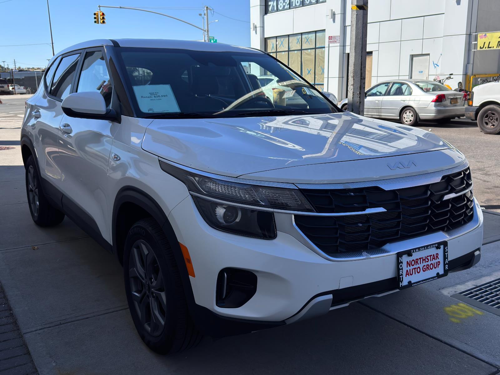 2024 Kia Seltos LX Image 3 of 28