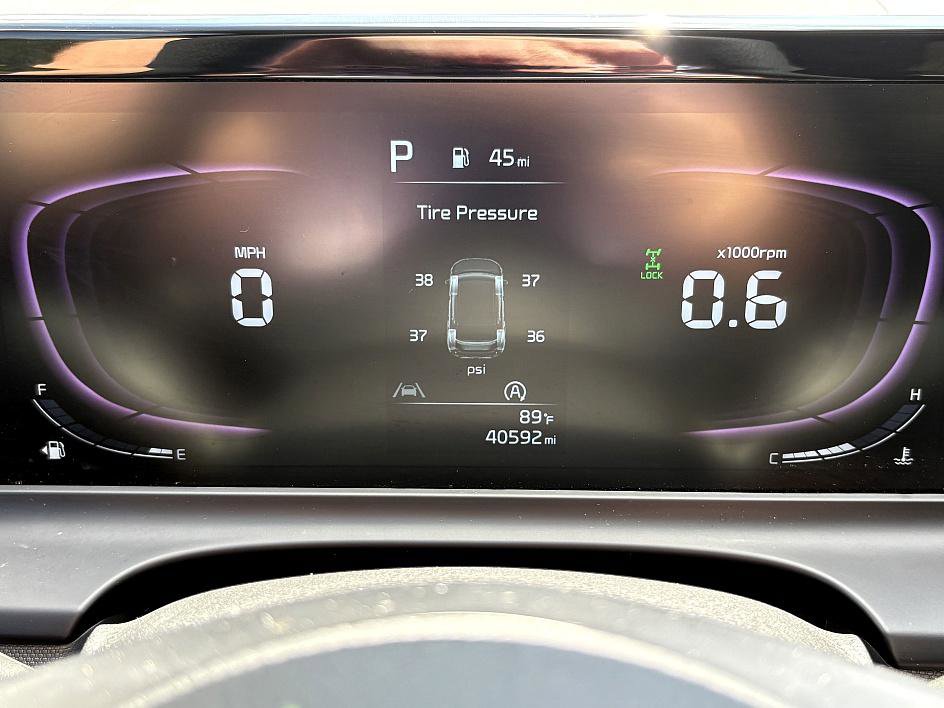 Vehicle image 21 of 28