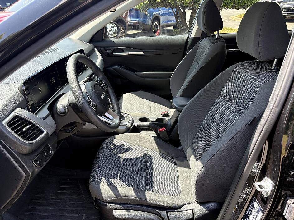 Vehicle image 17 of 28