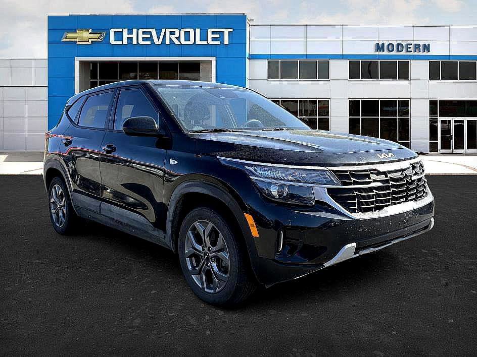 Vehicle image 3 of 28