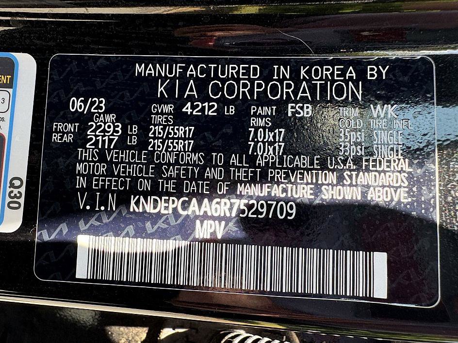 Vehicle image 27 of 28