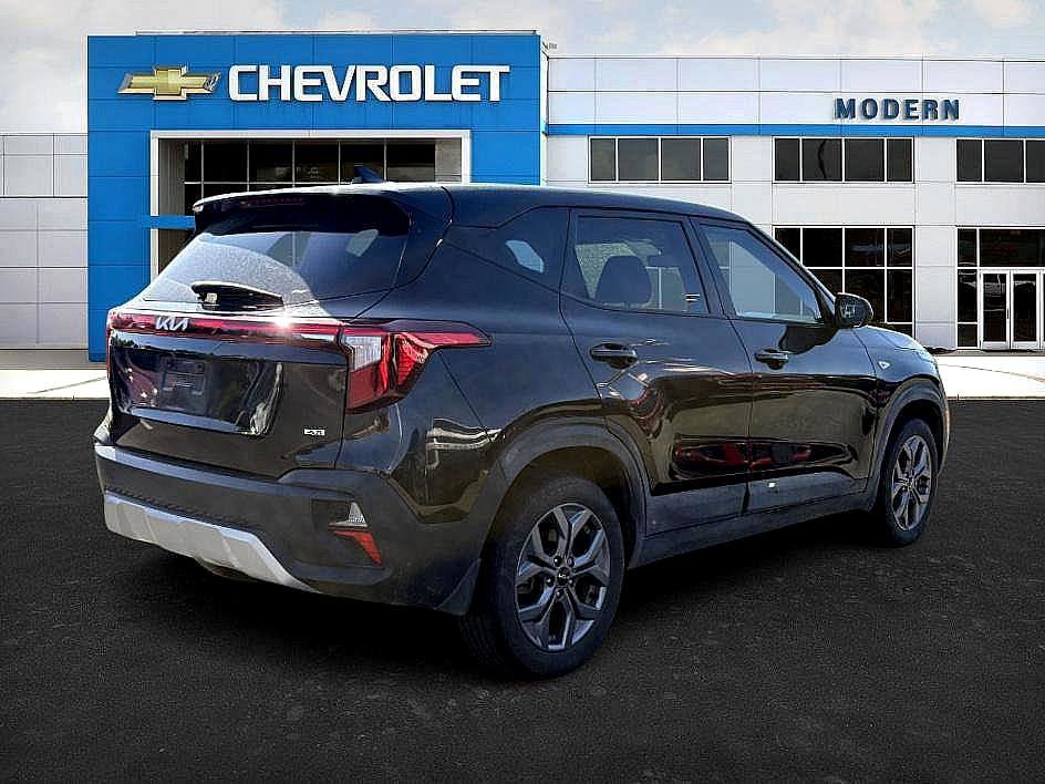 Vehicle image 5 of 28