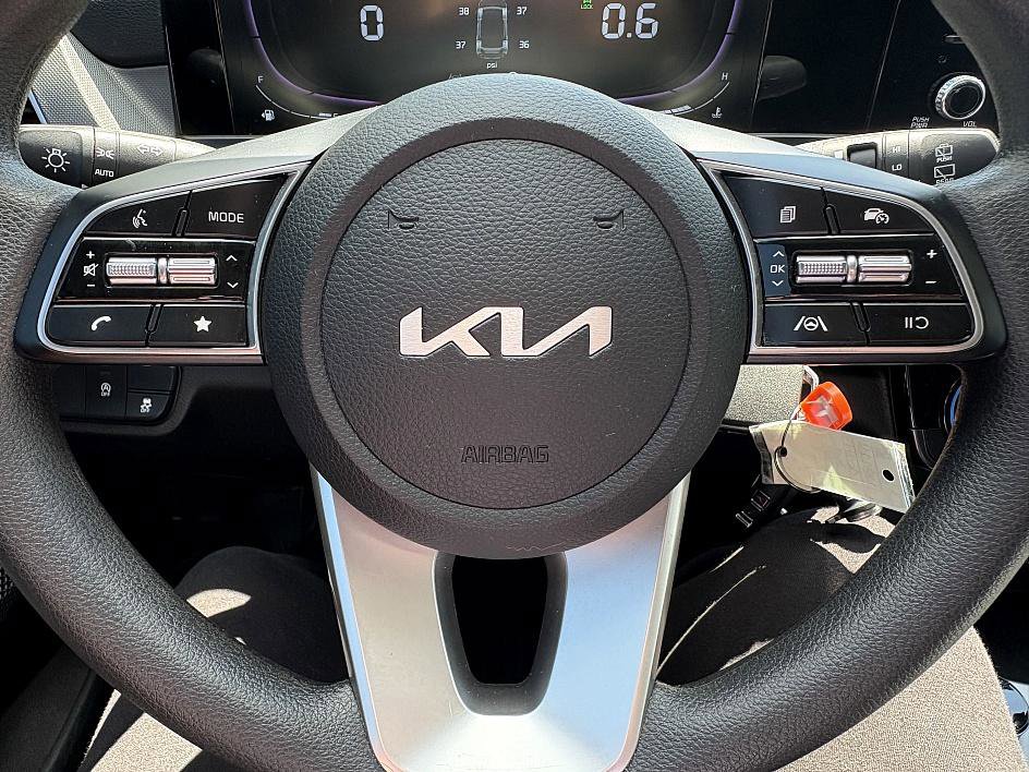 Vehicle image 20 of 28