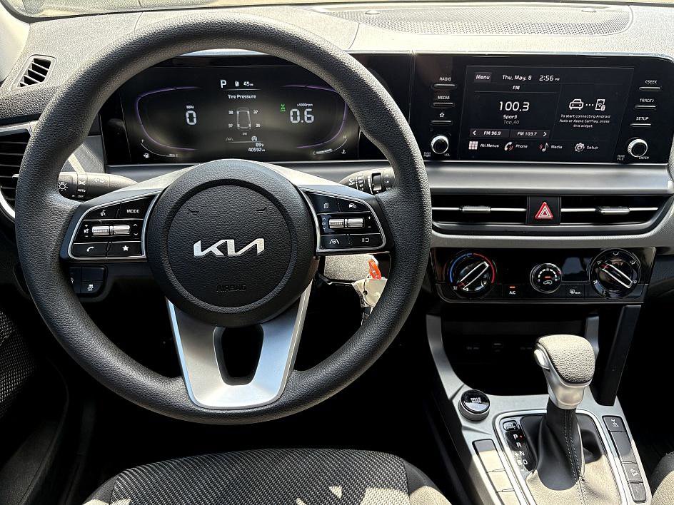 Vehicle image 19 of 28