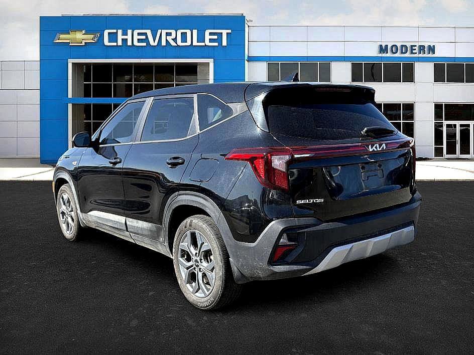 Vehicle image 7 of 28