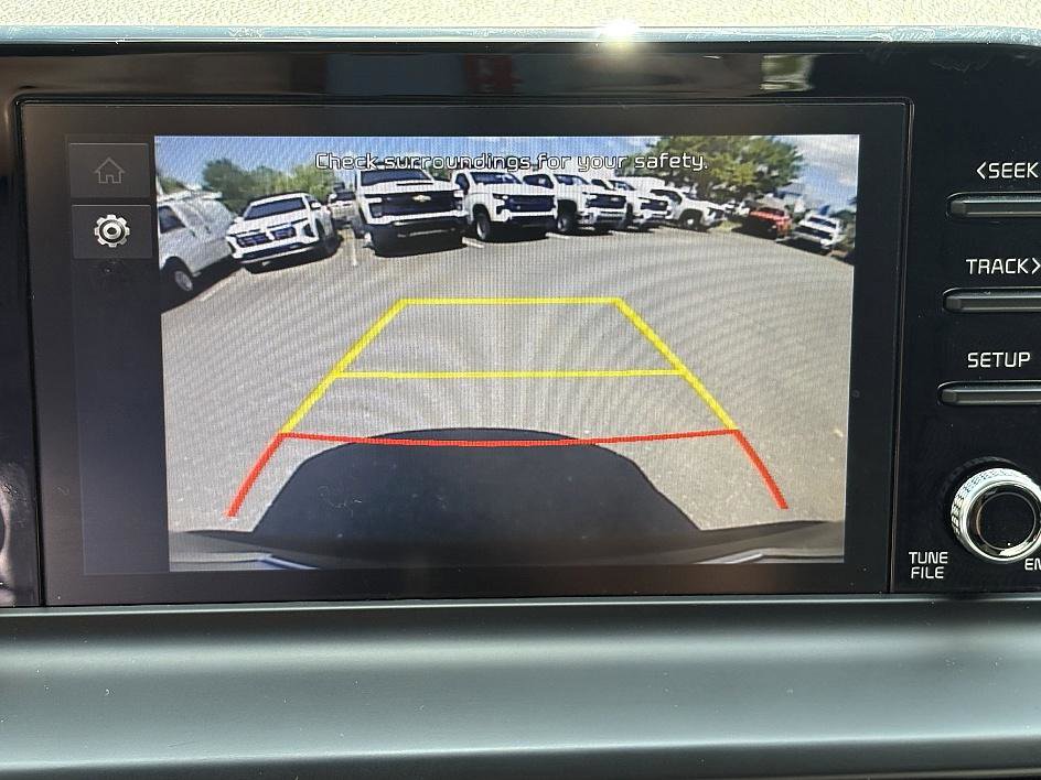 Vehicle image 24 of 28