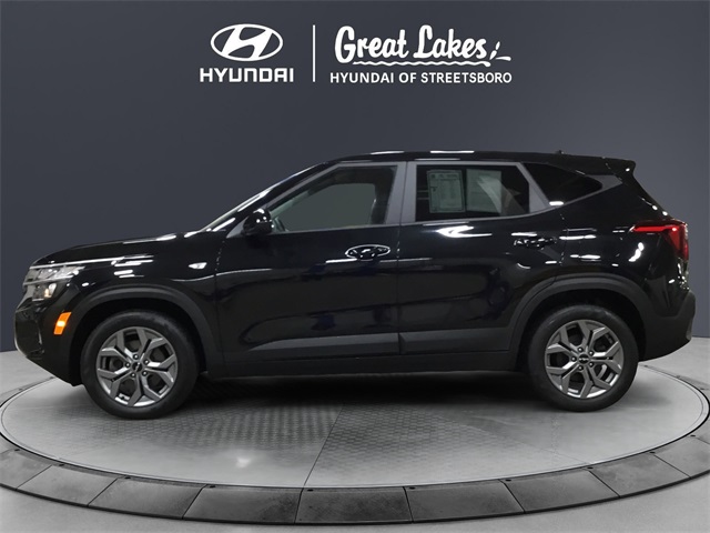 Vehicle image 8 of 15