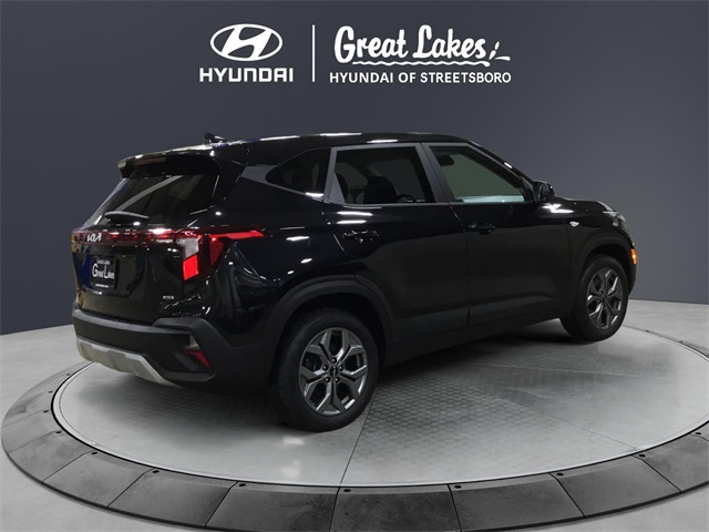 Vehicle image 6 of 15