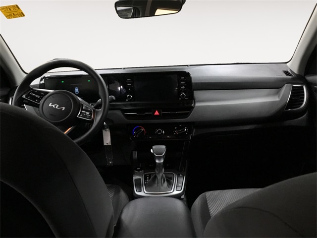 Vehicle image 10 of 15
