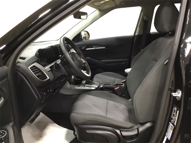 Vehicle image 9 of 15