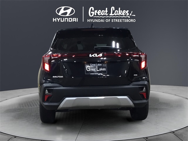 Vehicle image 7 of 15