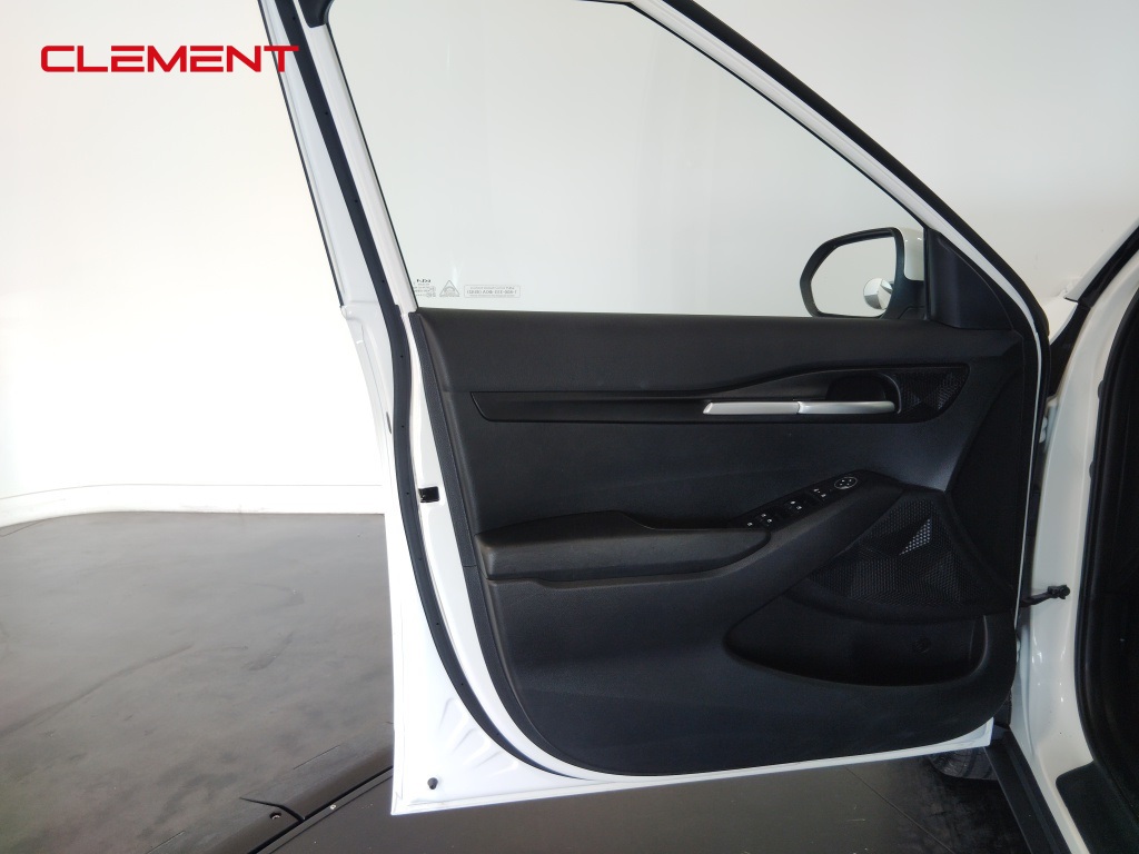 Vehicle image 36 of 48