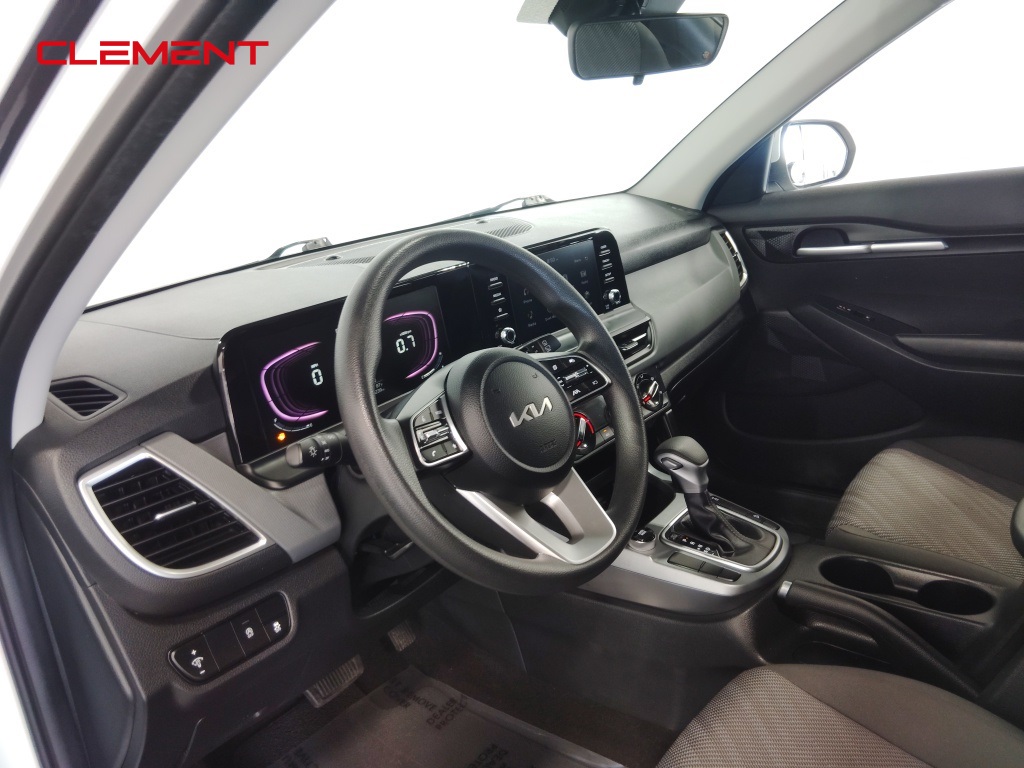 Vehicle image 22 of 48