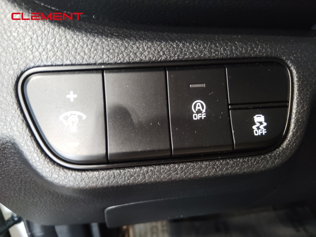Vehicle image 32 of 48
