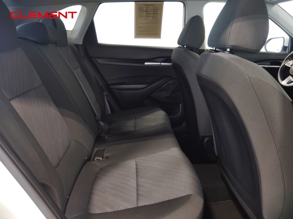 Vehicle image 12 of 48