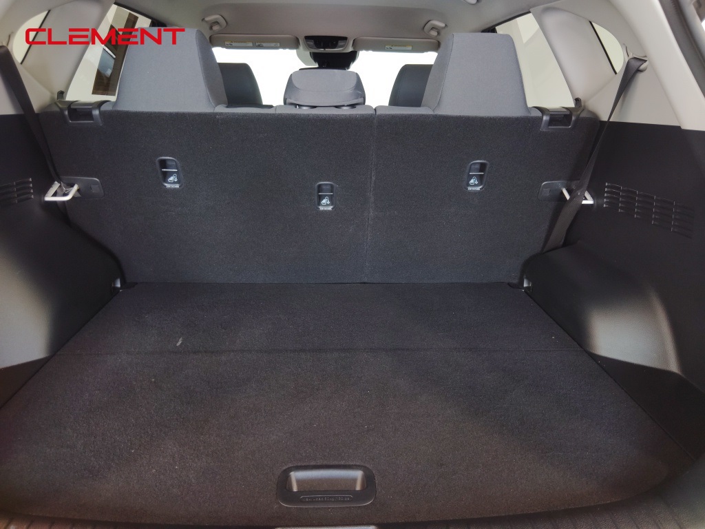 Vehicle image 8 of 48