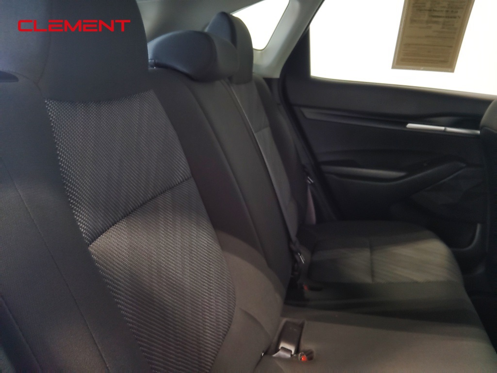 Vehicle image 11 of 48