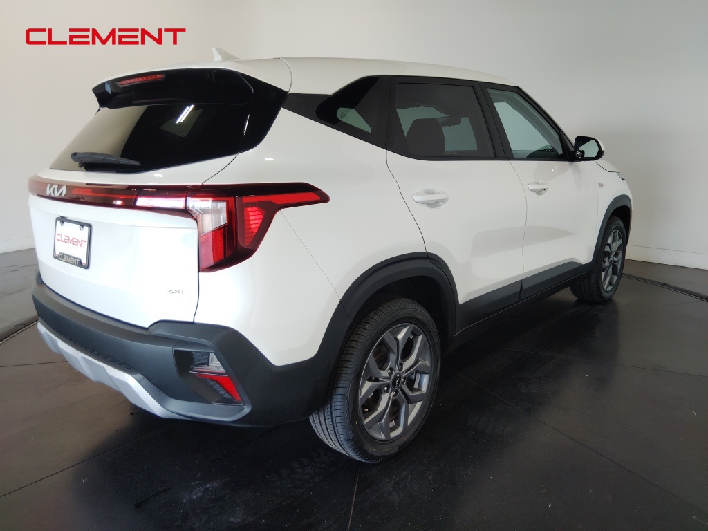 Vehicle image 4 of 48
