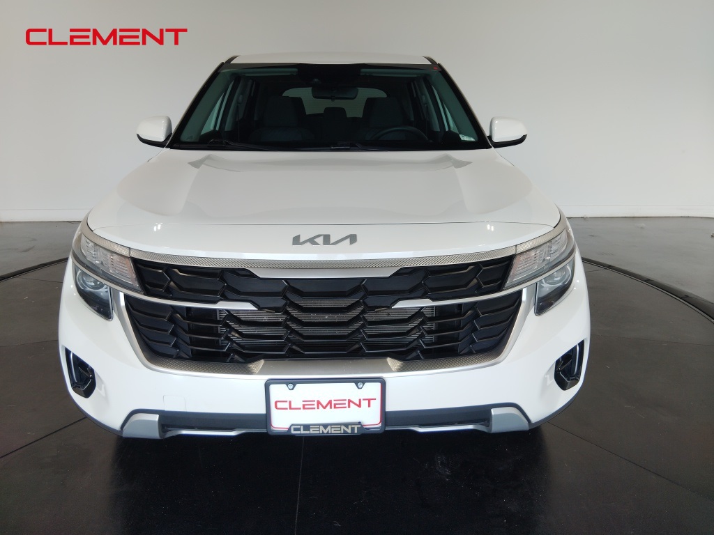 Vehicle image 2 of 48