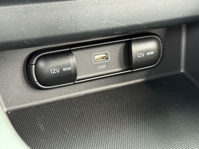 Vehicle image 33 of 36