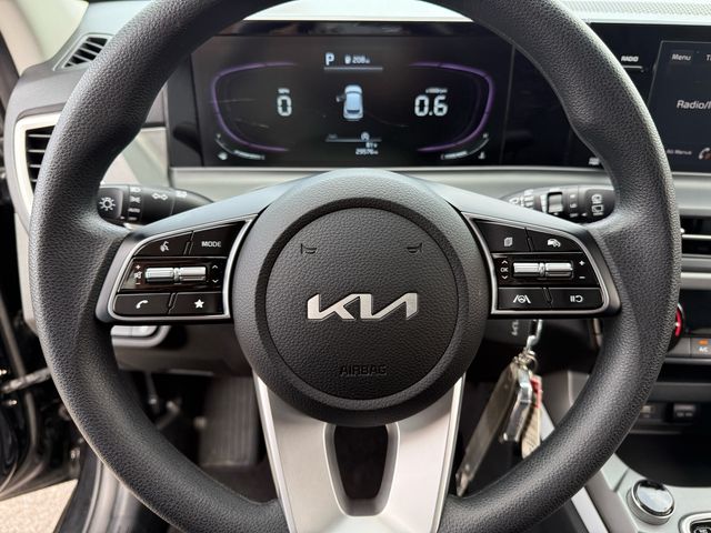 Vehicle image 18 of 36