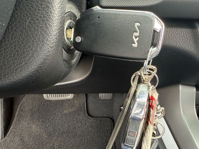 Vehicle image 29 of 36