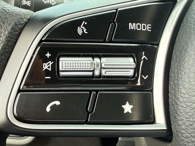 Vehicle image 25 of 36