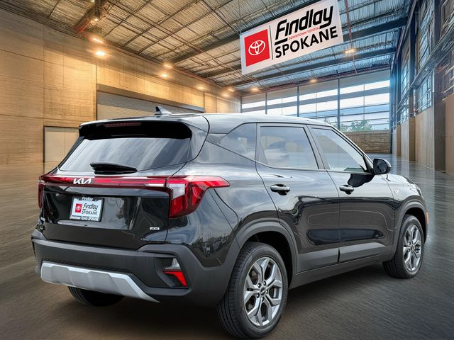 Vehicle image 4 of 36
