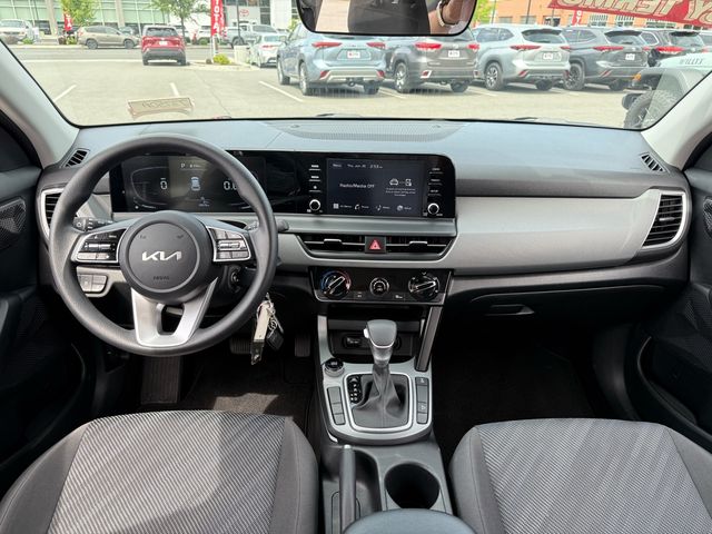 Vehicle image 17 of 36
