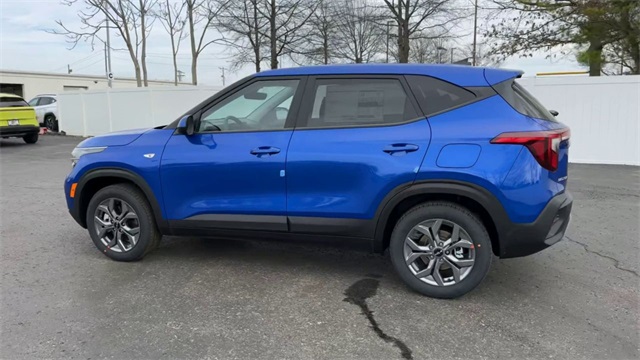 Vehicle image 20 of 41