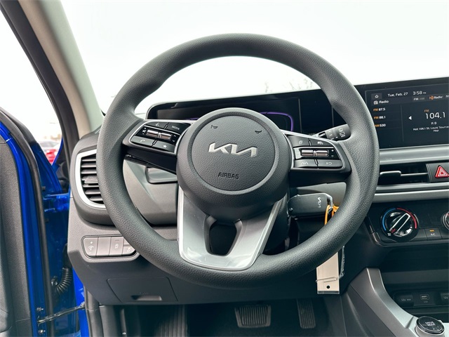 Vehicle image 31 of 41