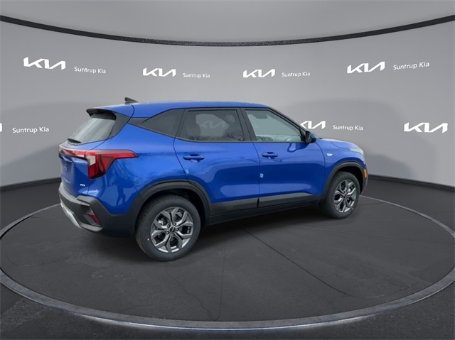 Vehicle image 16 of 41