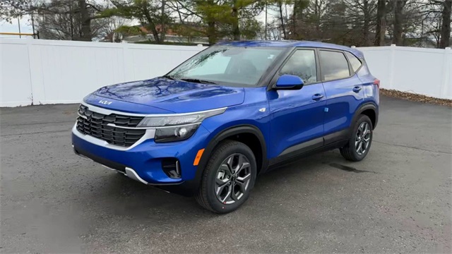 Vehicle image 2 of 41