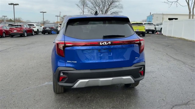Vehicle image 19 of 41