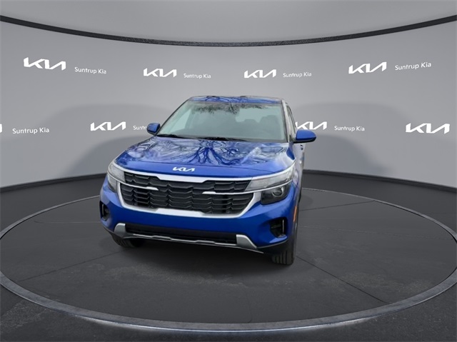 Vehicle image 7 of 41