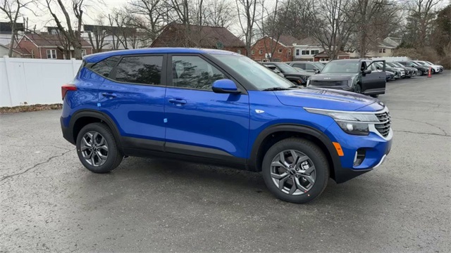 Vehicle image 10 of 41