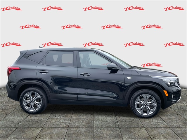 Vehicle image 4 of 33