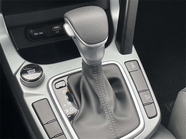 Vehicle image 23 of 33