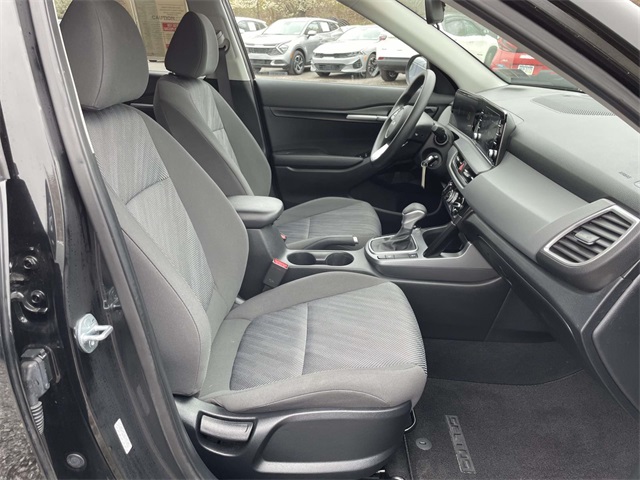 Vehicle image 17 of 33